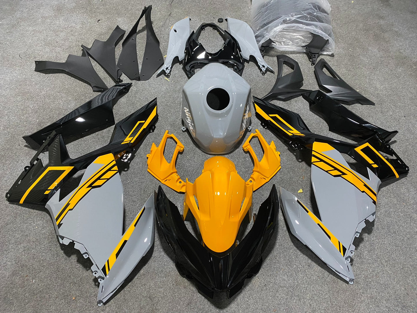 KAWASAKI NINJA 400 FAIRING KIT 18 - 24