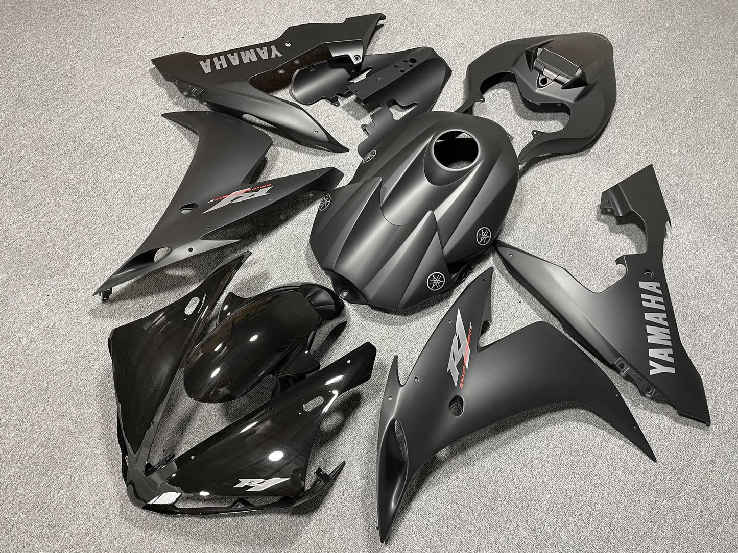 YAMAHA YZF R1 04-06 Fairing Kit - Matte Black & Grey