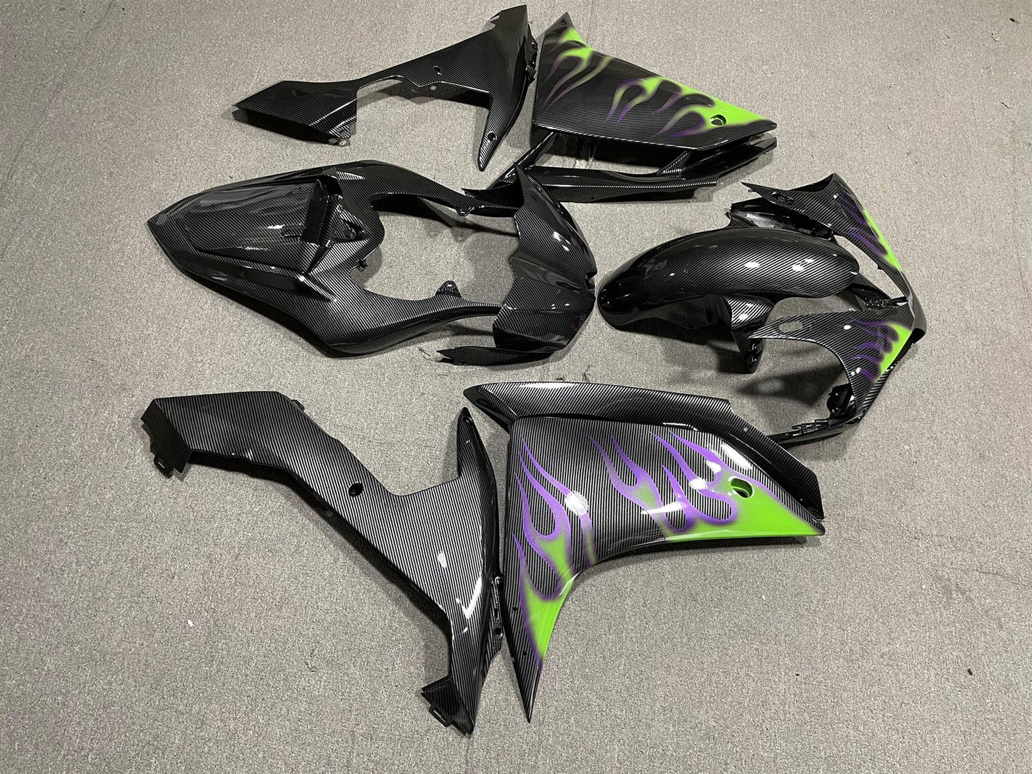 YAMAHA YZF R1 07-08 Fairing Kit - Black with Green & Purple Flames