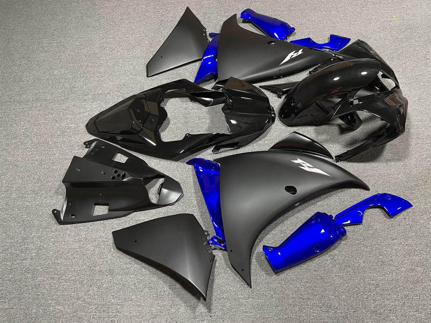 YAMAHA YZF R1 09-11 Fairing Kit - Black & Blue