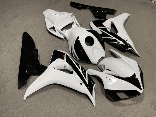 HONDA CBR1000RR 06-07 Fairing Kit - White & Black