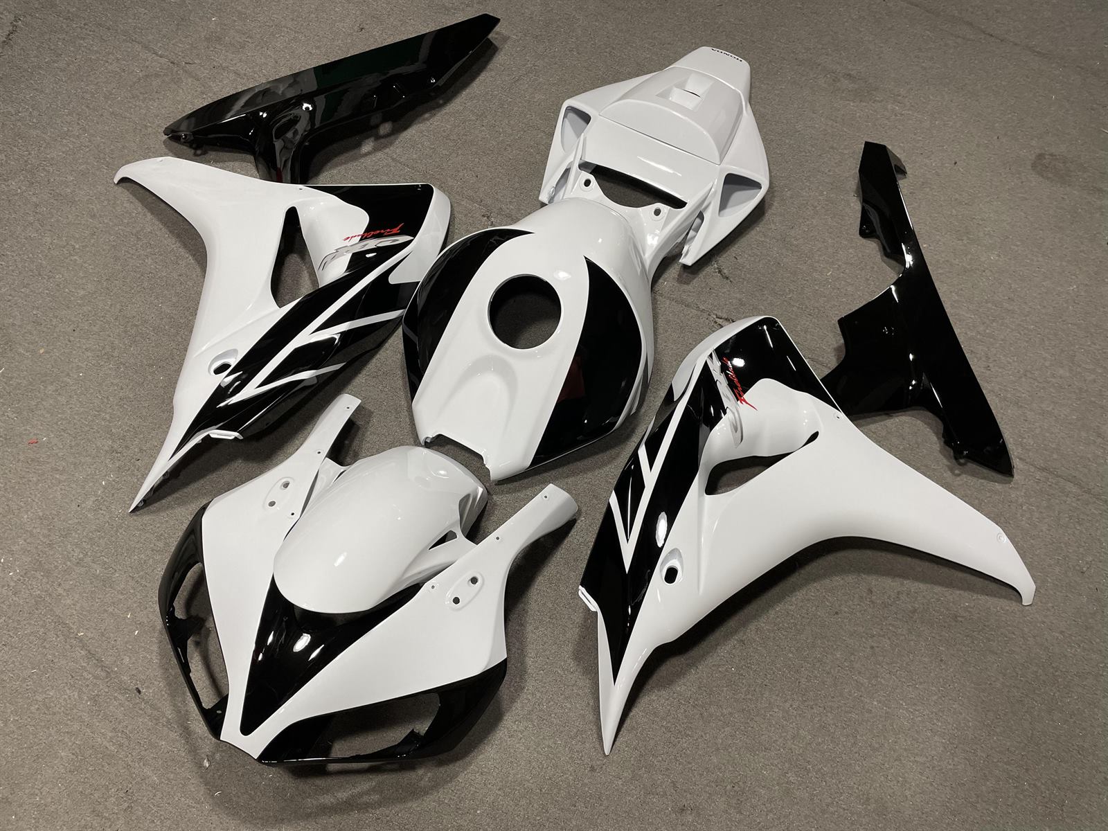 HONDA CBR1000RR 06-07 Fairing Kit - White & Black