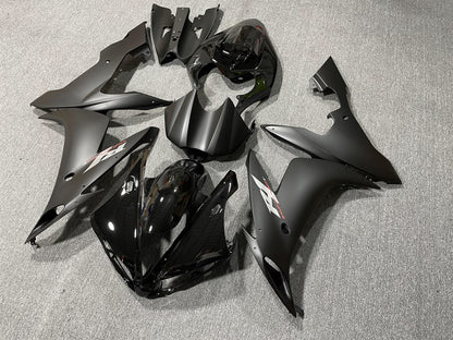 YAMAHA YZF R1 04-06 Fairing Kit - Matte Black & Red Line