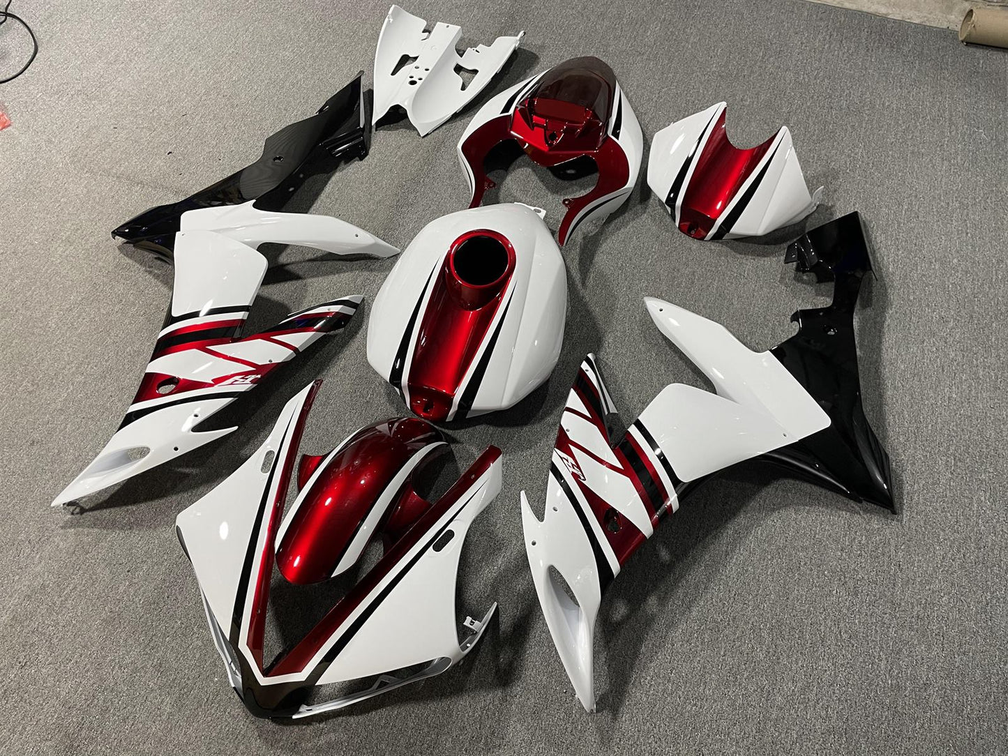 YAMAHA YZF R1 04-06 Fairing Kit - White Red & Black