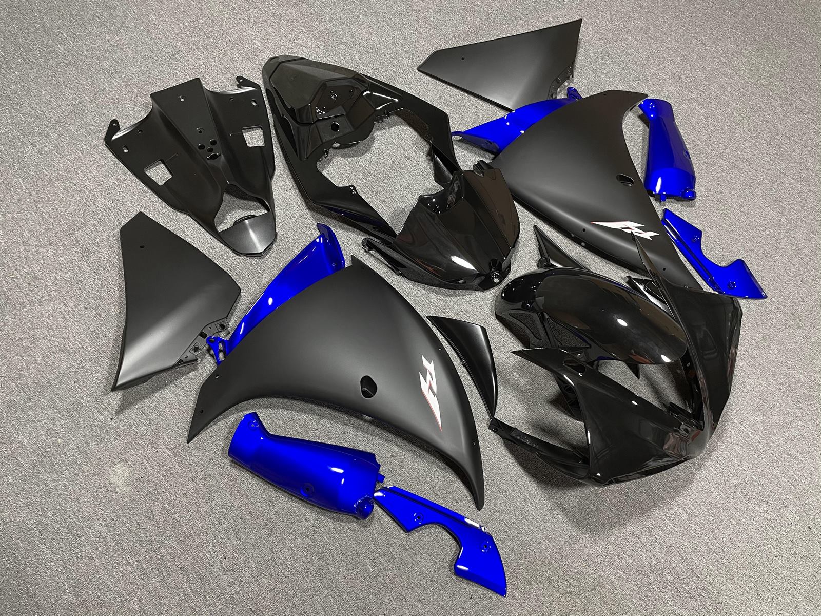 YAMAHA YZF R1 09-11 Fairing Kit - Black & Blue
