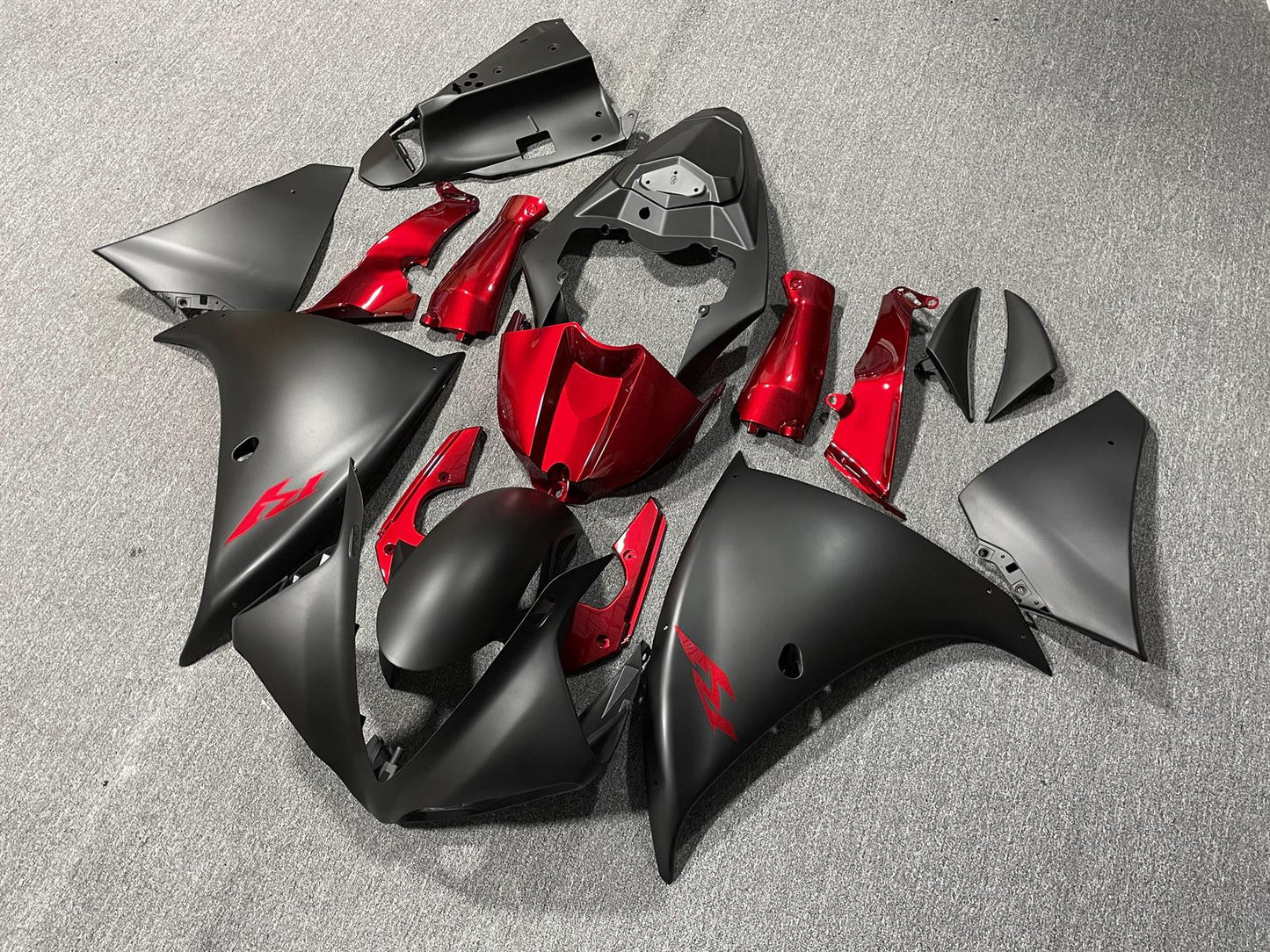 YAMAHA YZF R1 09-11 Fairing Kit - Candy Red & Matte Black