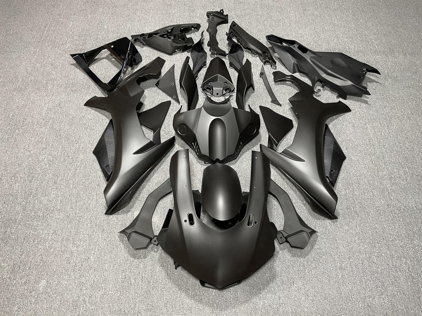 YAMAHA YZF R1 15-19 Fairing Kit - Matte Black