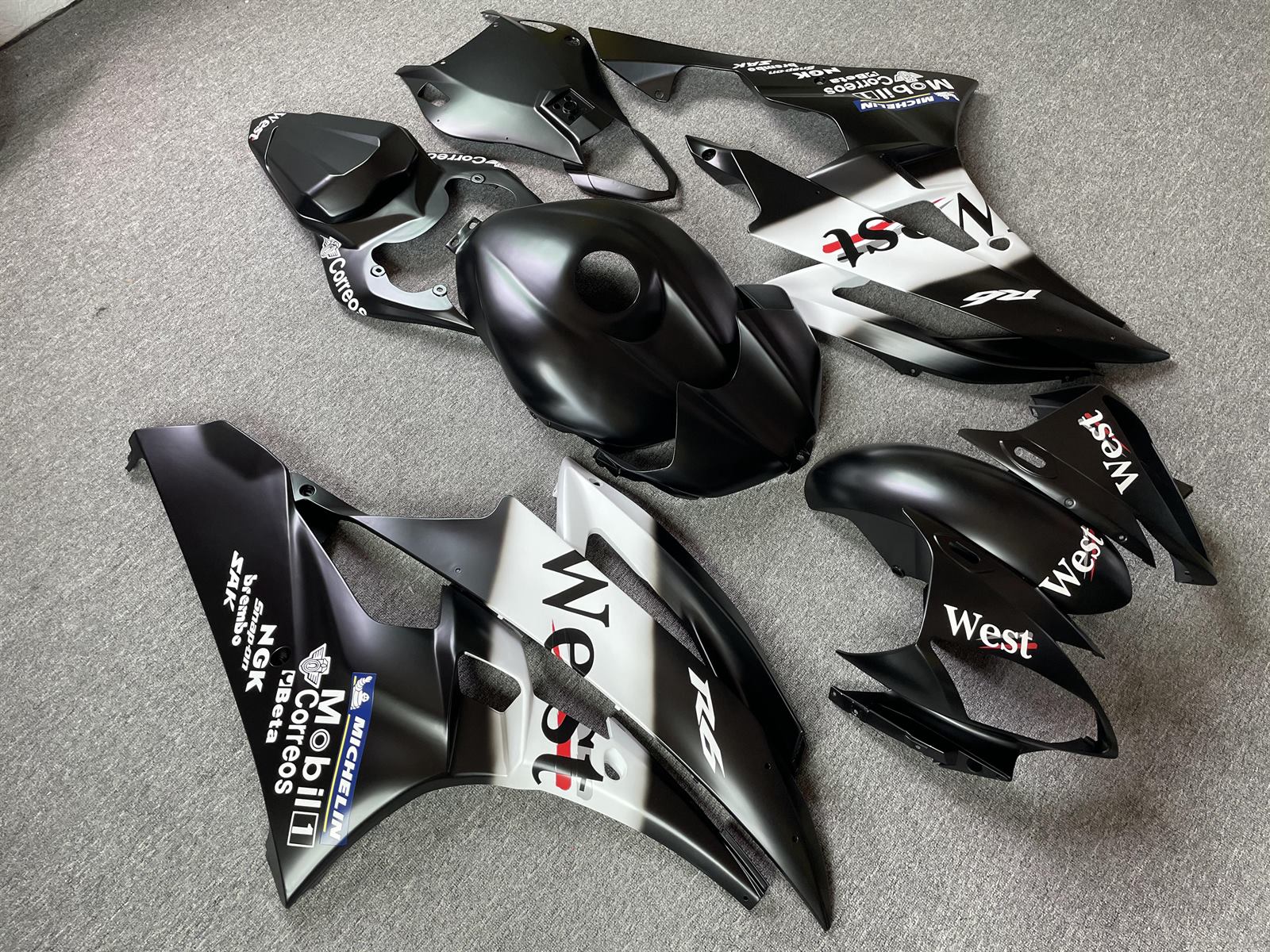 YAMAHA YZF R6 06-07 Fairing Kit - Black & White Sponsor Livery