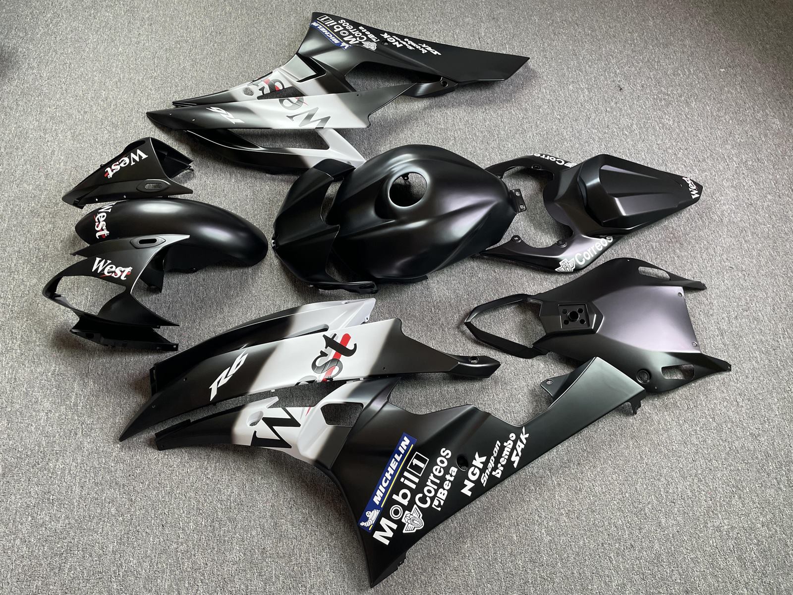 YAMAHA YZF R6 06-07 Fairing Kit - Black & White Sponsor Livery