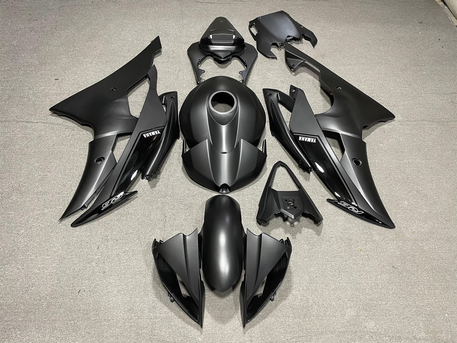 YAMAHA YZF R6 08-16 Fairing Kit - Matte Black & Grey
